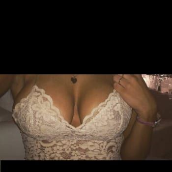 Robertine - Sex Treffen kostenlos in Palling Profil von Robertine, 30 Jahre, Sex Treffen kostenlos in Palling (Bayern)
